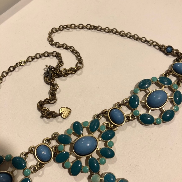 Beautiful turquoise colored necklace statement - Picture 5 of 7